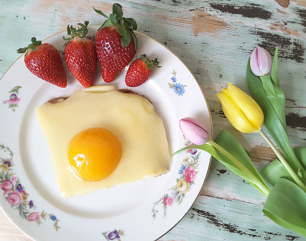 Dekoration & Leckerei: Spiegelei-Kuchen fürs Osterfest