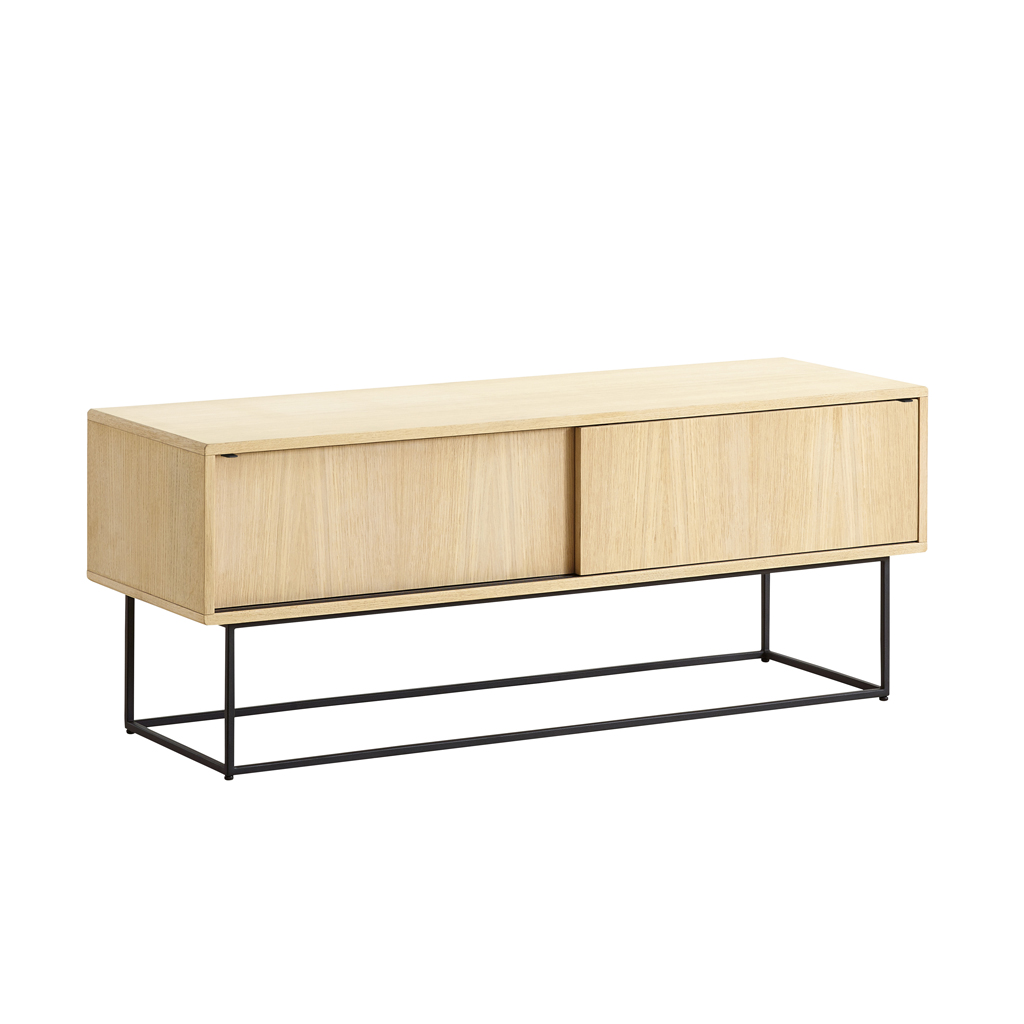 Woud – Virka Low – niedriges TV Sideboard aus Holz im dänischen Design