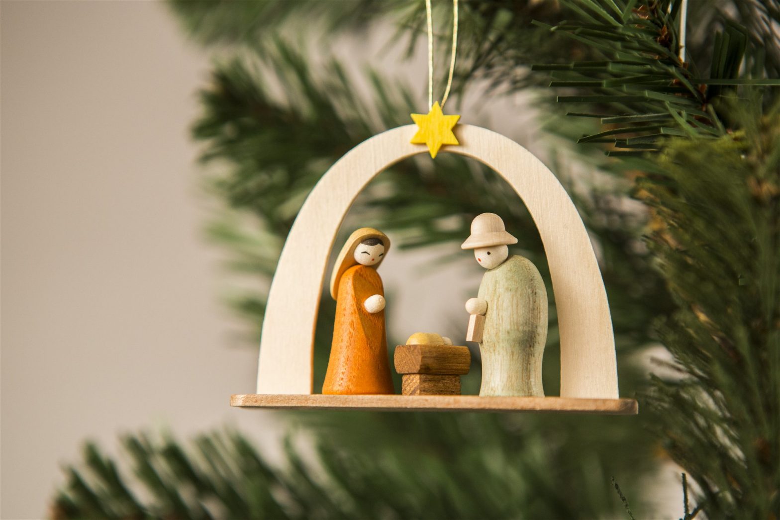 Baumschmuck Christi Geburt im Bogen