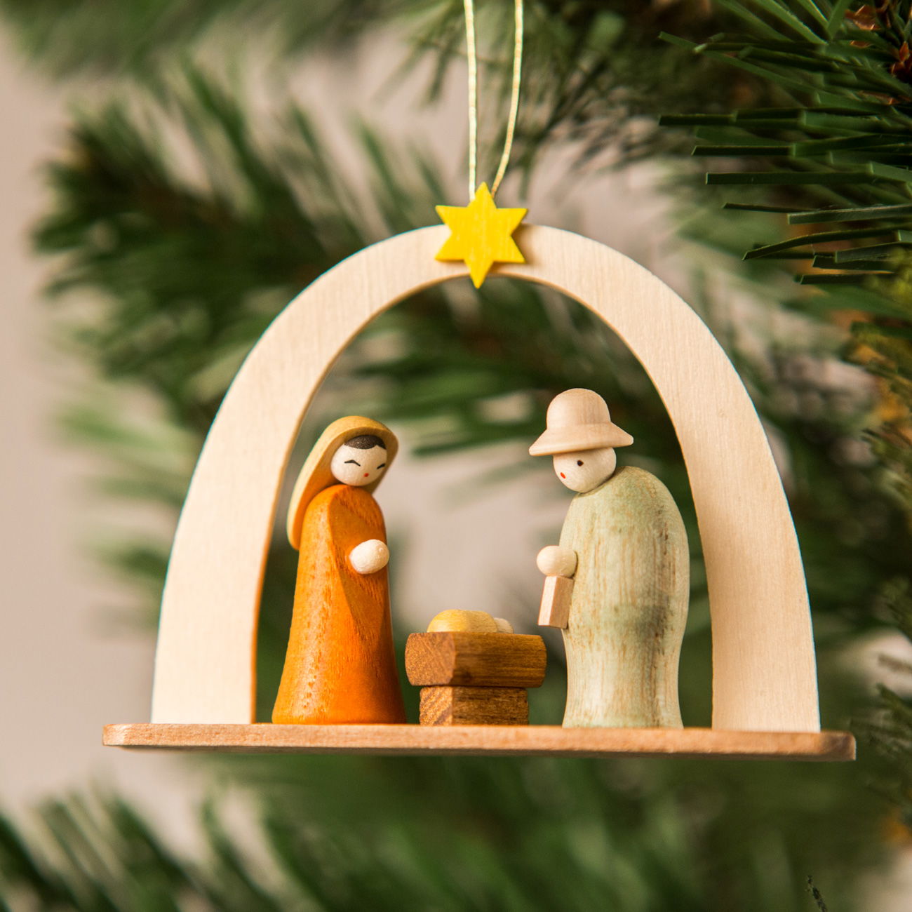 Baumschmuck Christi Geburt im Bogen