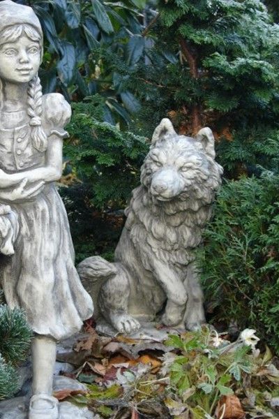 Gartenfigur Gebrüder Grimm „WOLF“, Steinguss – Original von Vidroflor