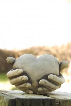 Gartenfigur „HERZ IN HAND“ für Teelicht, Steinguss – Original von Vidroflor