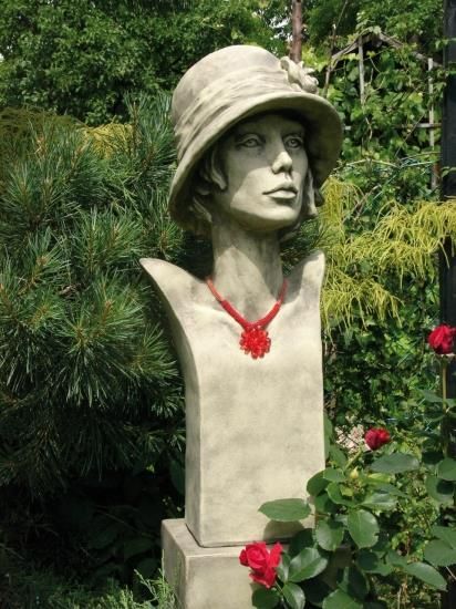 Gartenfigur Büste Moderne Romantik „SISALA“, Steinguss – Original von Vidroflor