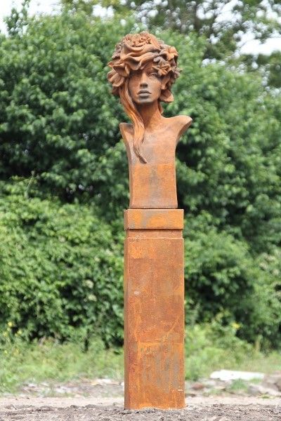 Gartenfigur Büste Moderne Romantik „SOMMER“(Rosi),Edition Oxid – Original von…