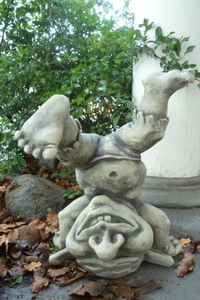 Gartenfigur Troll „KONRAD“, Steinguss – Original von Vidroflor