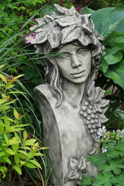 Gartenfigur Büste Moderne Romantik „HERBST“, Steinguss – Original von Vidroflor