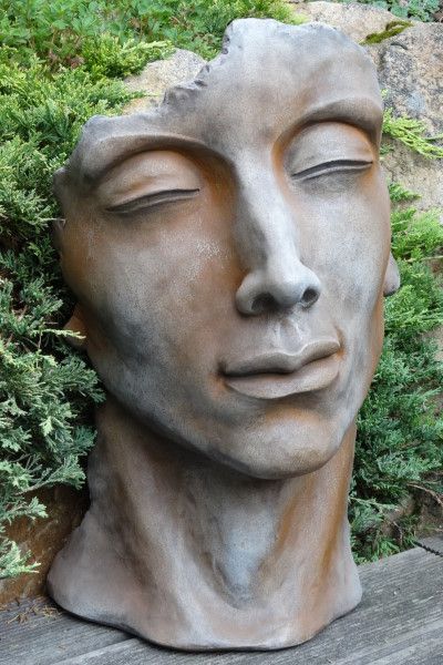 Gartenfigur Gesicht „MANN“, Steinguss, Rosteffekt, klein – Original von Vidro…