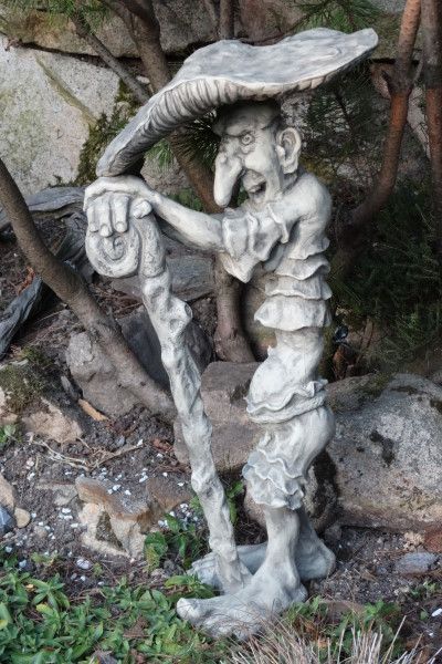 Gartenfigur Kobold „Fliegenpilz“, Steinguss – Original von Vidroflor