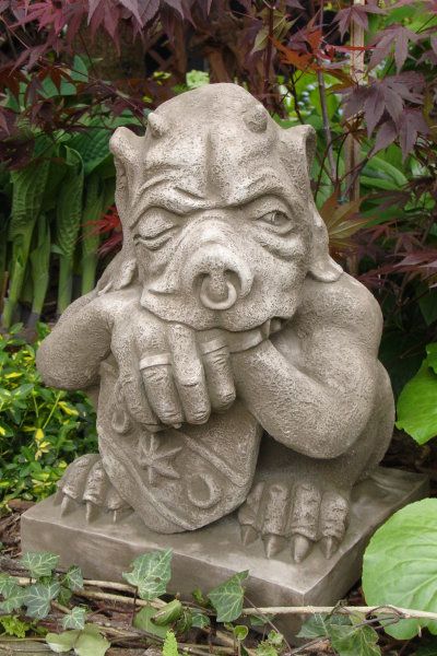 Gartenfigur „SHIELD GARGOYLE“ groß © by Fiona Scott, Steinguss – Original von…