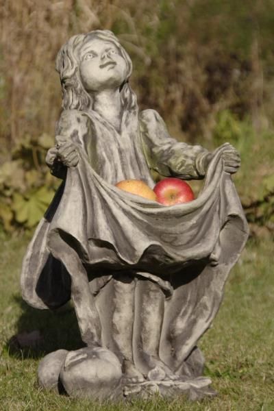 Gartenfigur FLOWER FAIRY „Apfel“, Steinguss – Original von Vidroflor