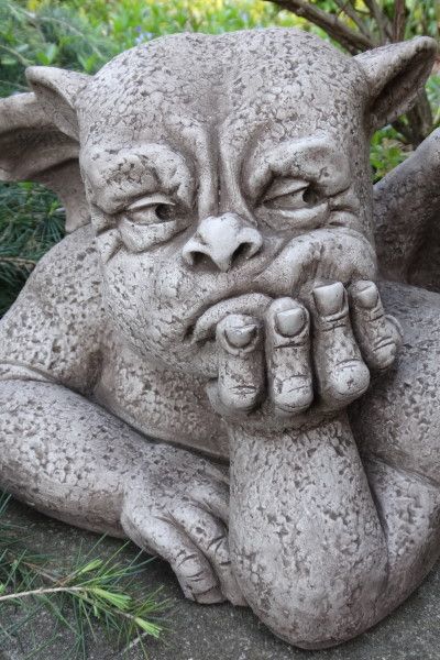 Gartenfigur Gargoyle GRUMBLETHORPE, © by Fiona Scott – Original von Vidroflor