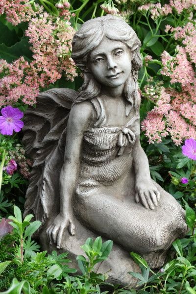 Gartenfigur Fee „MELINDA“, Steinguss © by Fiona Scott – Original von Vidroflor