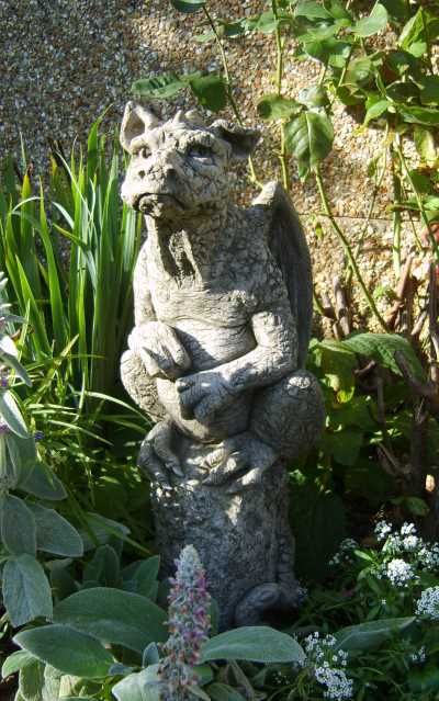 Gartenfigur „AMBROSE“, Drache, © by Fiona Scott – Original von Vidroflor