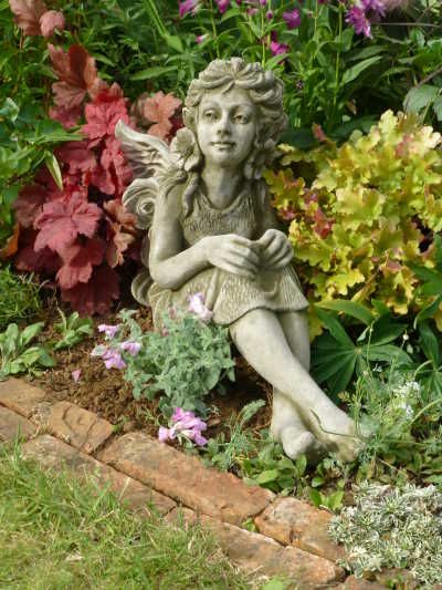 Gartenfigur „FLEUR“, Art-Nouveau Elfe, © by Fiona Scott – Original von Vidroflor