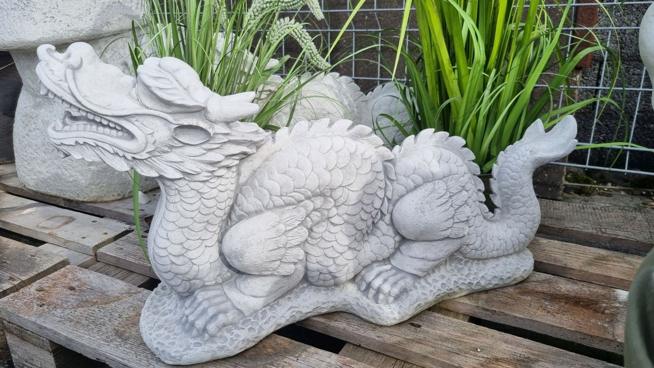 Gartenfigur Drache, medium, verschiedene Farben