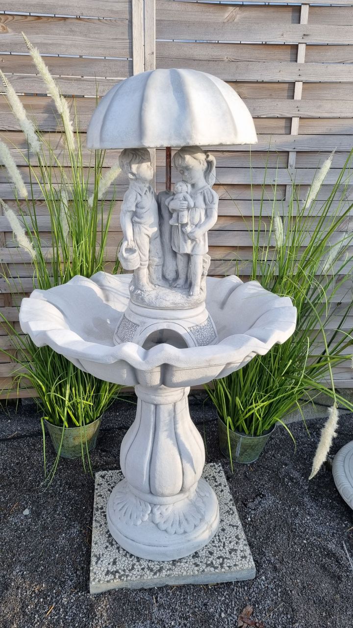 Springbrunnen „Kinder mit Regenschirm“ Komplettsystem, Antik grau