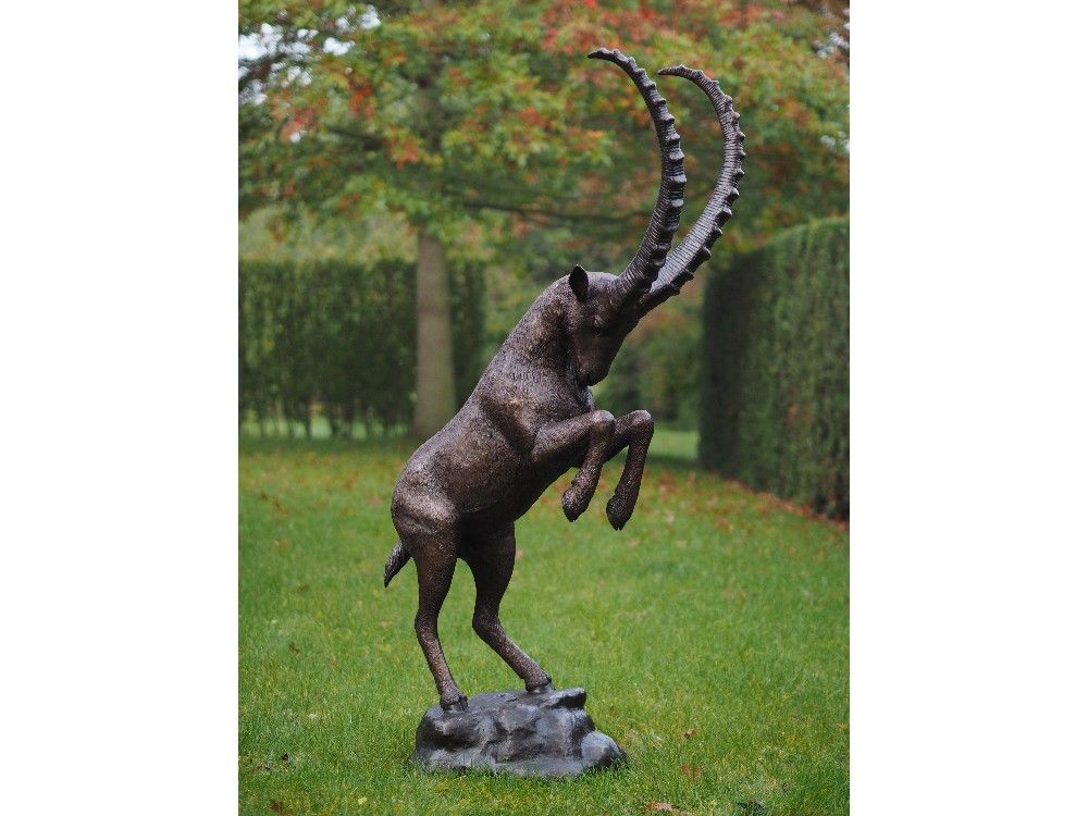 Bronzefigur Steinbock