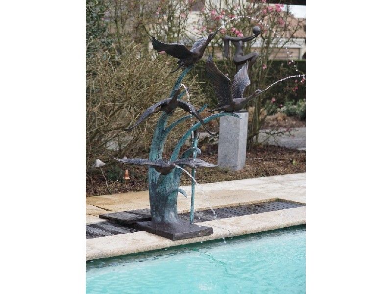 Brunnen 4 Gänse aus Bronze, Wasserspiel