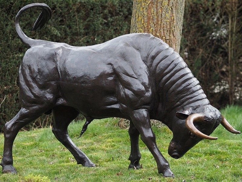 Bronzefigur Stier