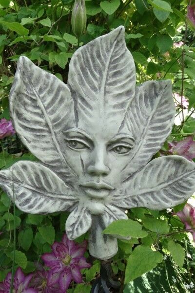 Gartenfigur Blatt „KASTANIE“, Steinguss – Original von Vidroflor