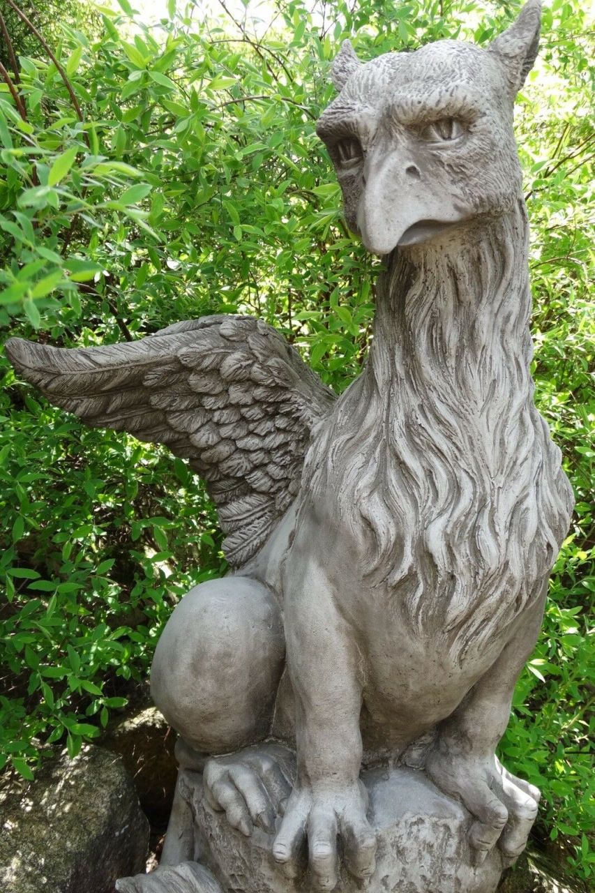 Gartenfigur Drache „GRANGER“, Steinguss, © by Fiona Scott – Original von Vidr…