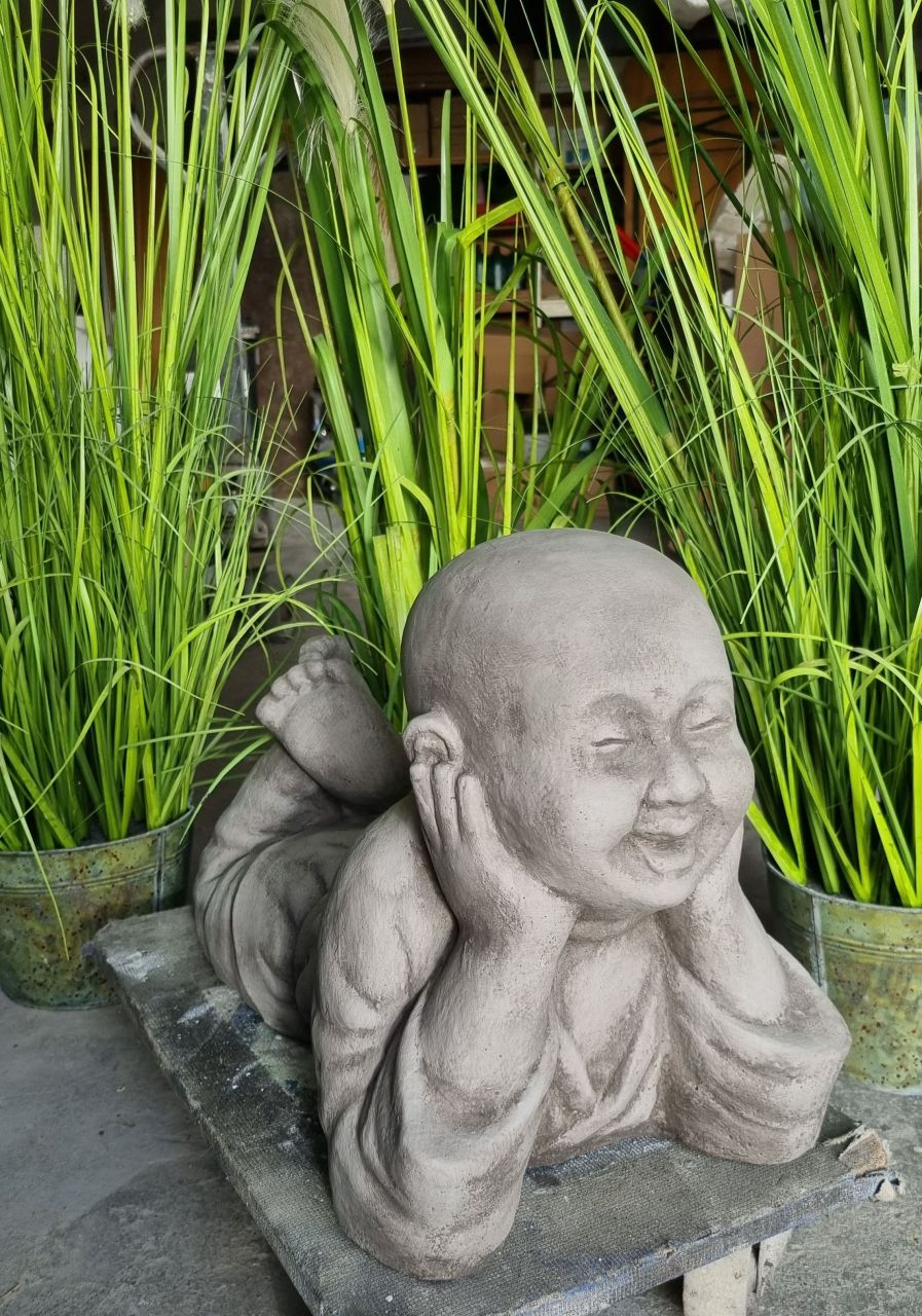 Gartenfigur Buddha „Hoeti“ liegend verschiedene Farben