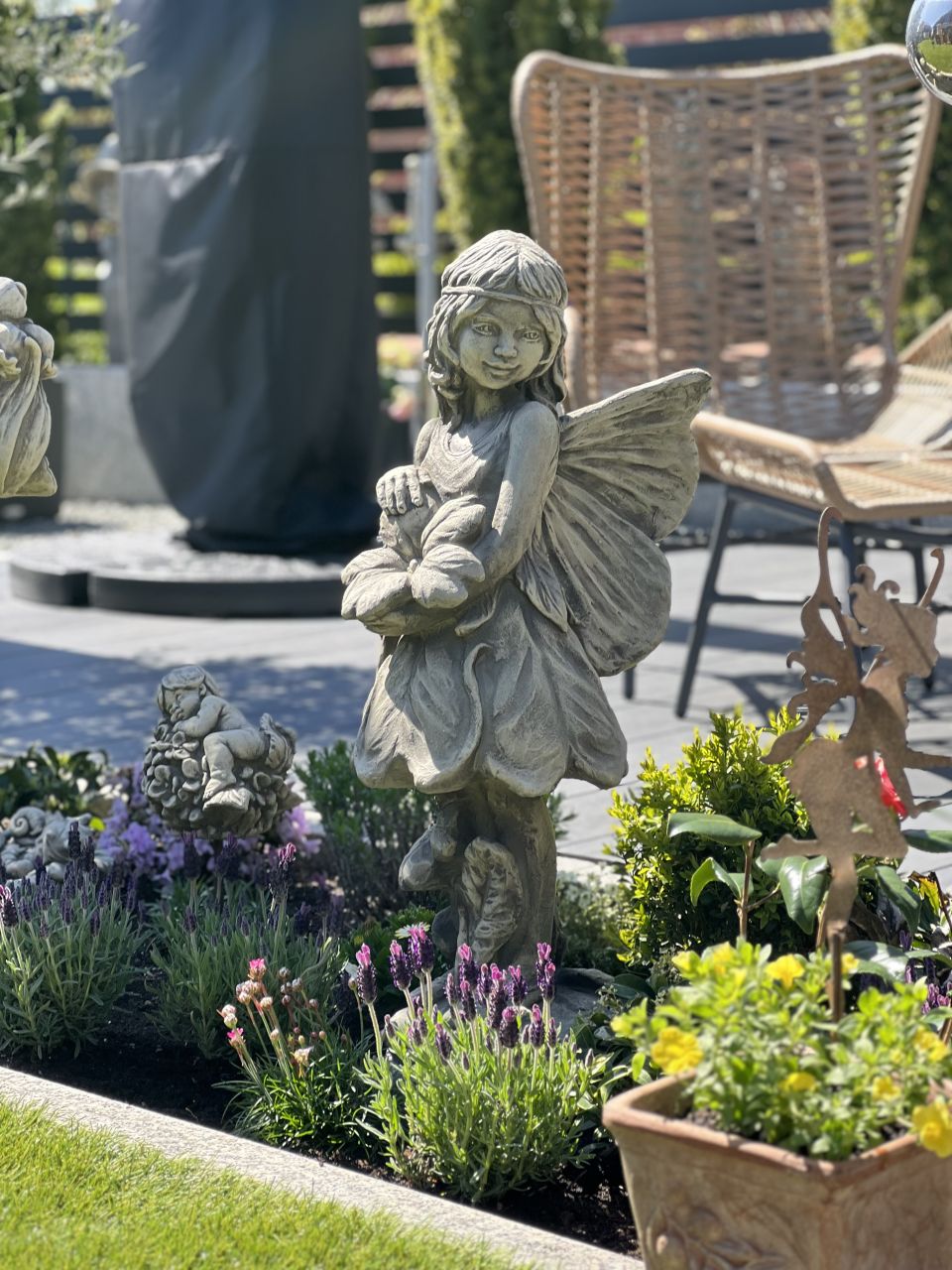 Gartenfigur FLOWER FAIRY „Schlüsselblume“, Steinguss – Original von Vidroflor