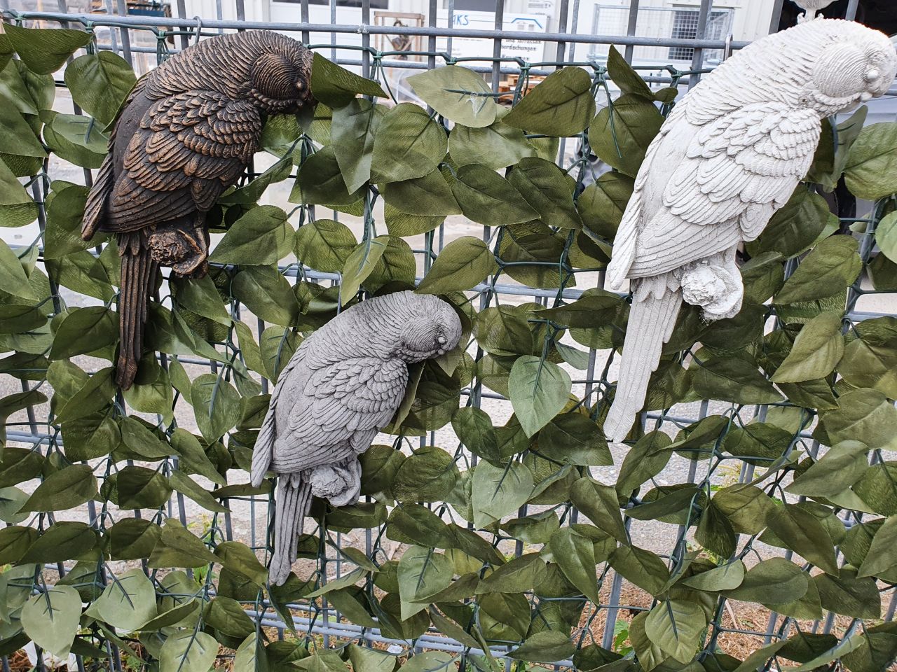 Gartenfigur Papagei, klein zum Aufhängen, verschiedene Farben