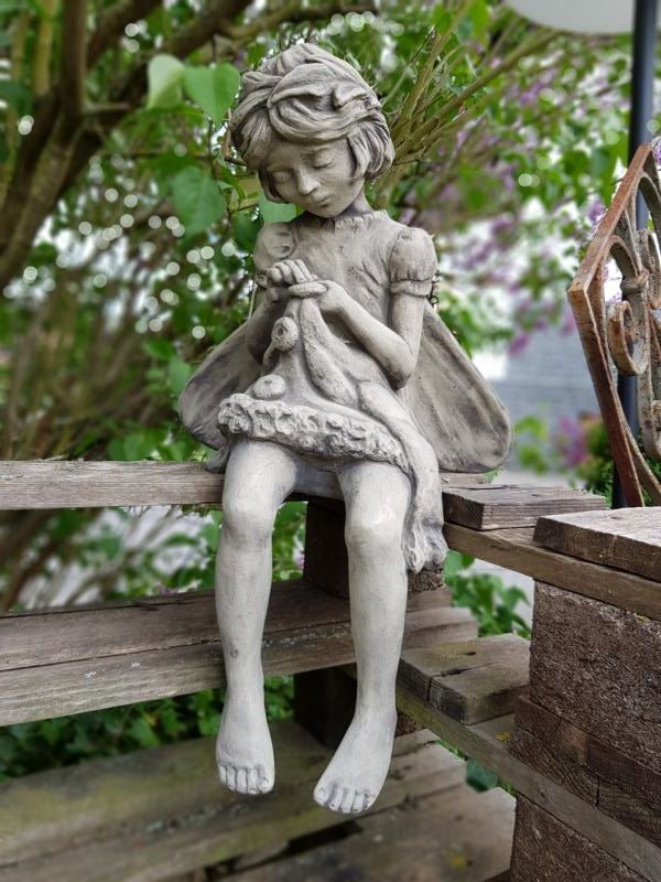 Gartenfigur FLOWER FAIRY „Rainfarn“, Steinguss – Original von Vidroflor