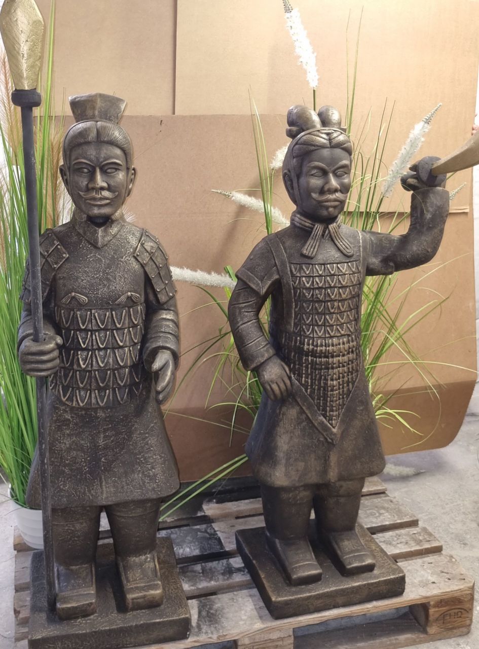 Gartenfigur Asiatische Krieger, Terrakotta Armee, 2er Set mit Zubehör und fle…