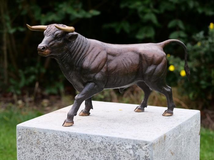 Bronzefigur Stier