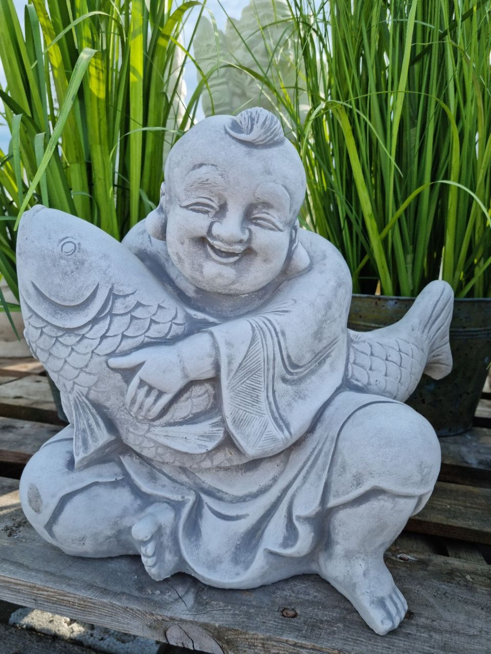 Gartenfigur Asiatischer Fischer, antik grau