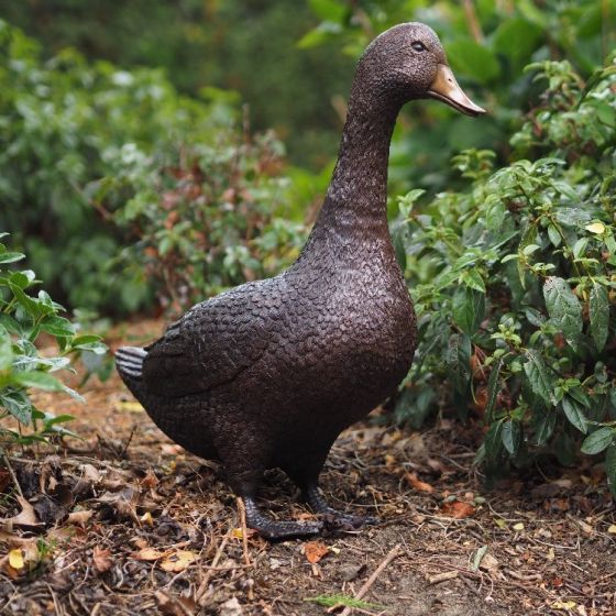 Bronzefigur stehende Ente