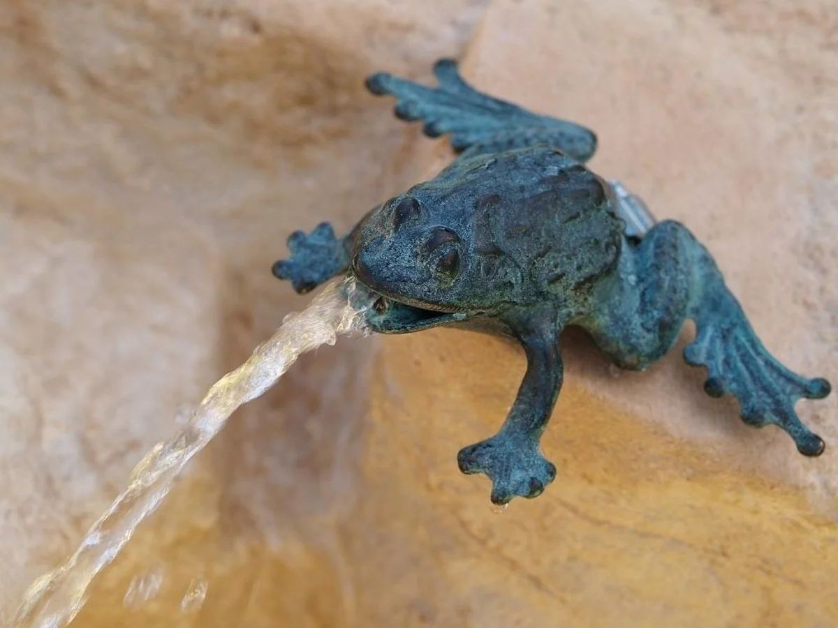 Bronzefigur Frosch klein, Wasserspeier