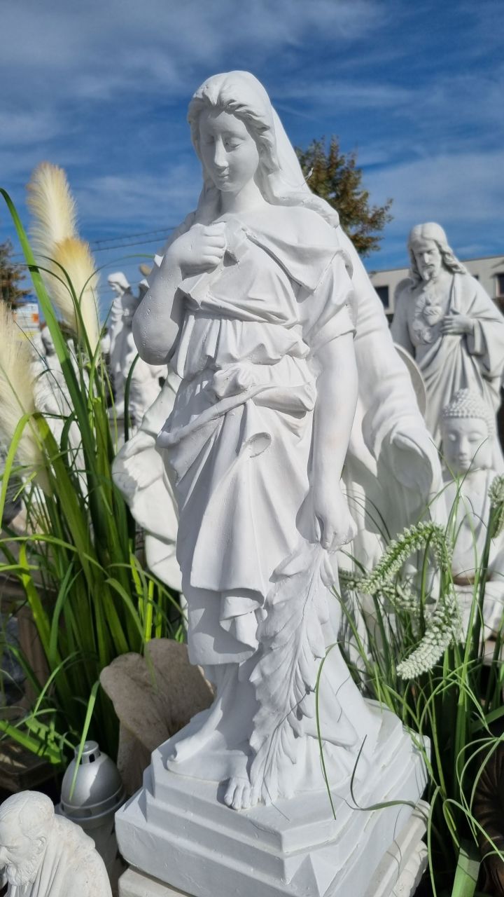 Gartenfigur Gläubige Frau mit Kreuz, verschiedene Farben