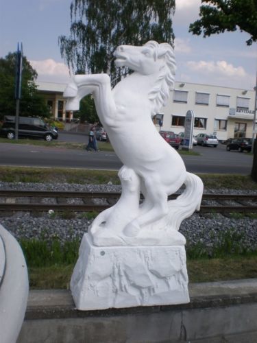 Gartenfigur Steigendes Pferd (ohne Sockel)