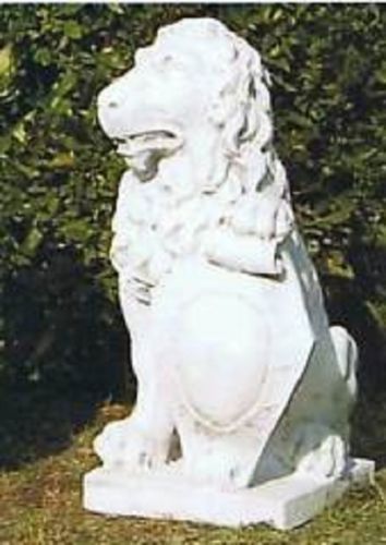 Gartenfigur Löwe