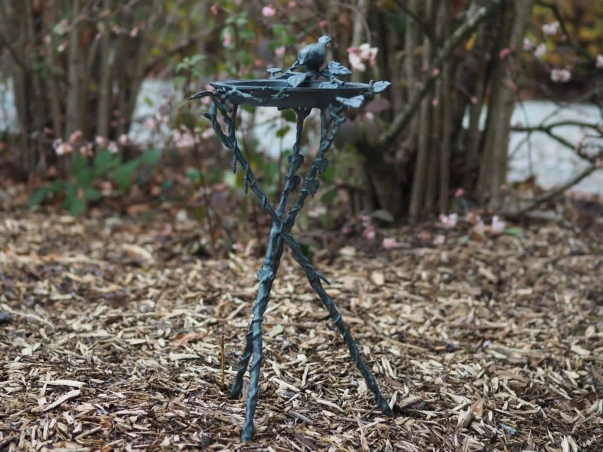 Bronzefigur Vogeltränke aus Bronze