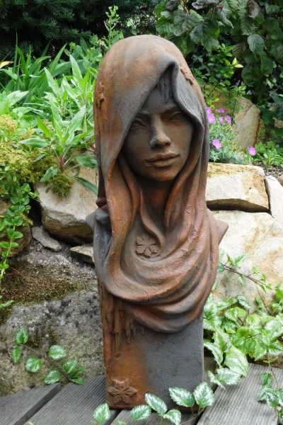 Gartenfigur Büste Moderne Romantik „WINTER“, Edition Oxid – Original von Vidr…