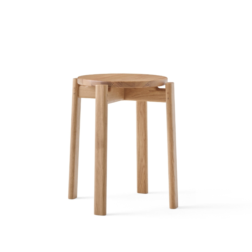 Audo Copenhagen – Passage Stool – stapelbarer Hocker in Eiche/Walnuss